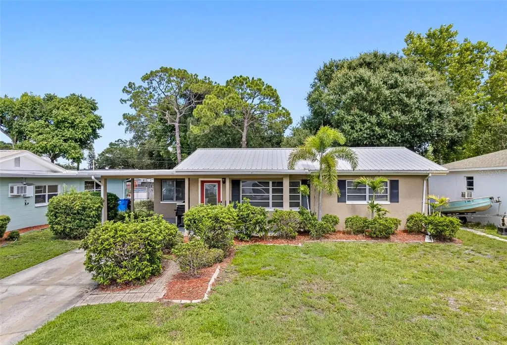 9017 3rd Street N St Petersburg FL 33702
