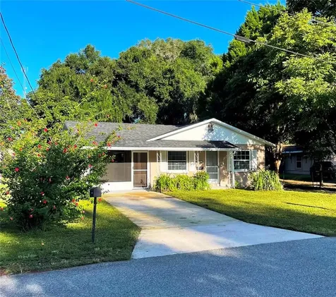 13921 13th Street Dade City FL 33525