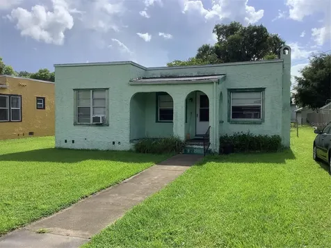 132 Carlton Avenue Deland FL 32720