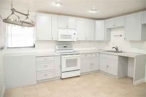 1106 W Hiawatha Street Tampa FL 33604
