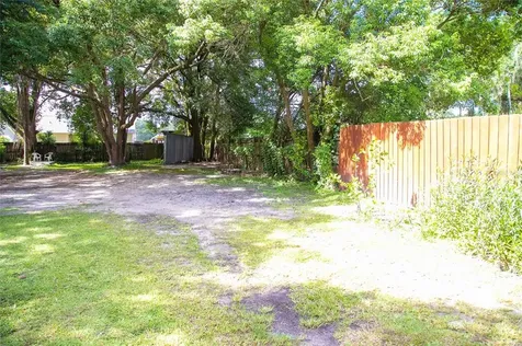 1106 W Hiawatha Street Tampa FL 33604
