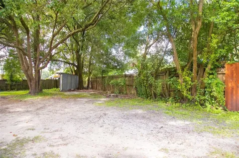 1106 W Hiawatha Street Tampa FL 33604