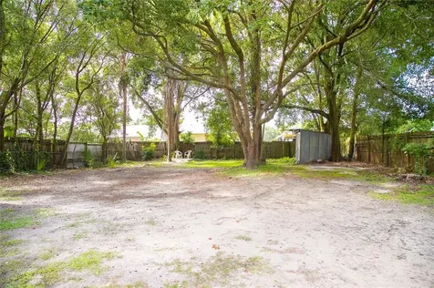 1106 W Hiawatha Street Tampa FL 33604