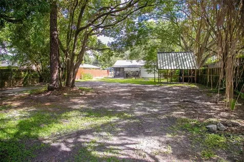1106 W Hiawatha Street Tampa FL 33604