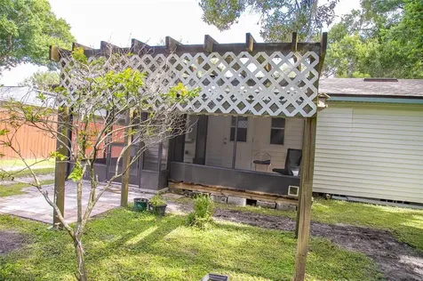 1106 W Hiawatha Street Tampa FL 33604