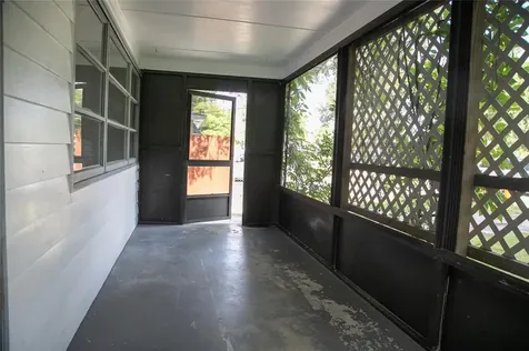 1106 W Hiawatha Street Tampa FL 33604