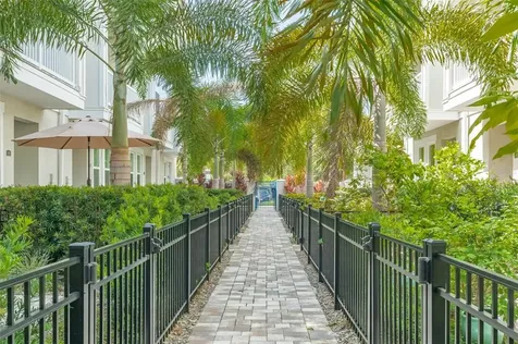 823 Burlington Avenue N St Petersburg FL 33701