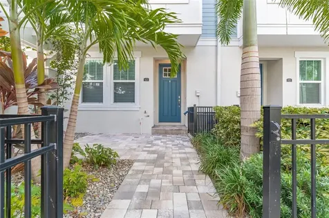 823 Burlington Avenue N St Petersburg FL 33701