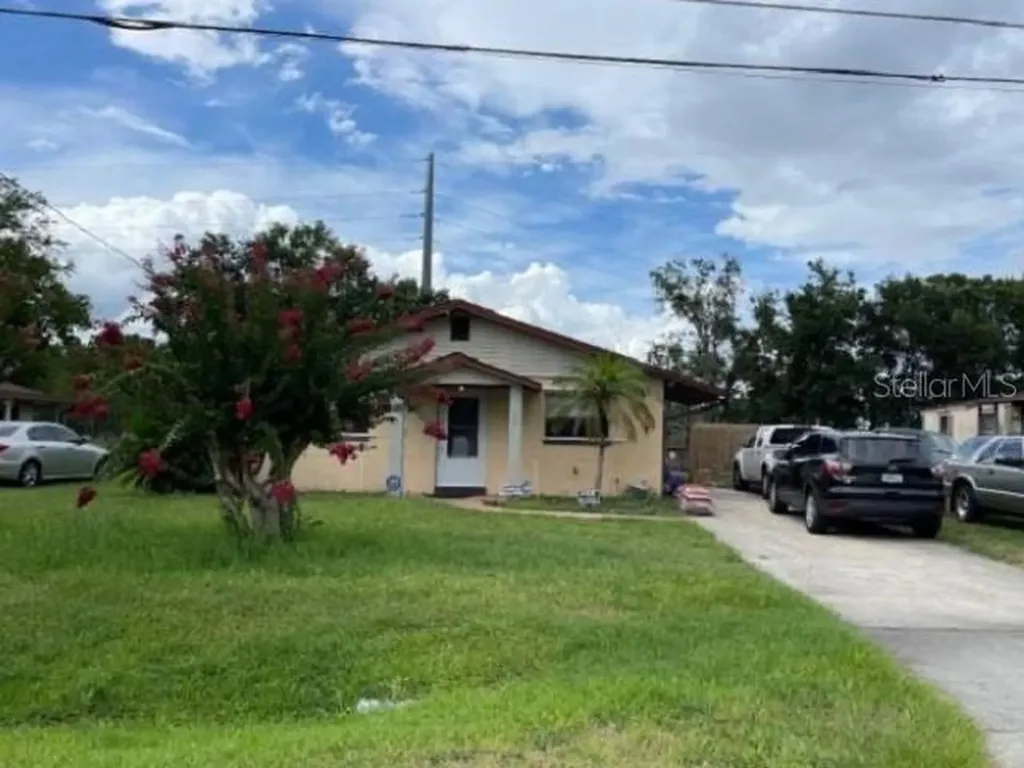 705 W Tropicana Court Kissimmee FL 34741