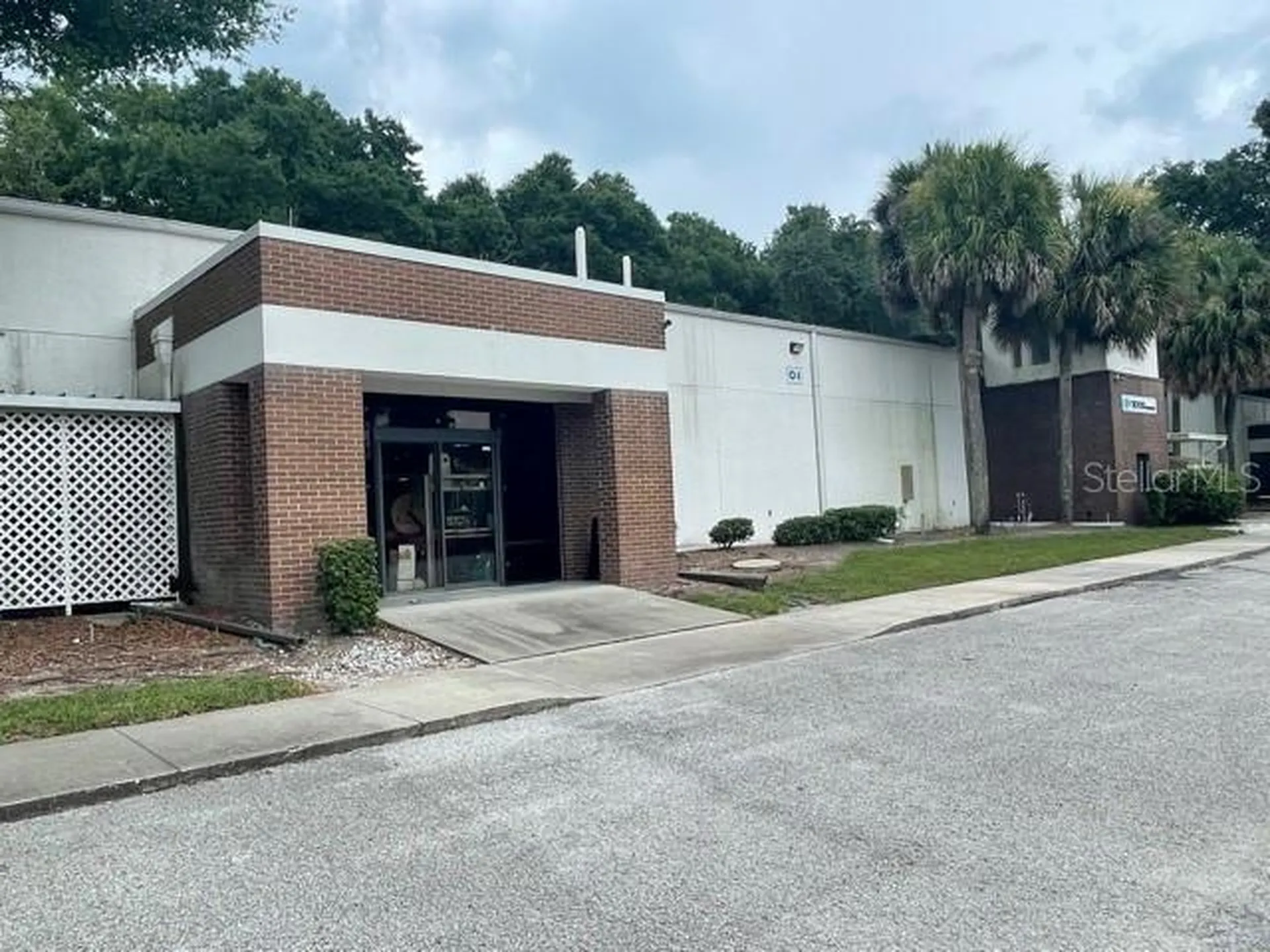 7725 N Orange Blossom Trail Orlando FL 32810