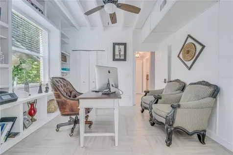 17725 Hampshire Oak Drive Tampa FL 33647