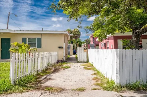 2038 Queensboro Avenue S St Petersburg FL 33712