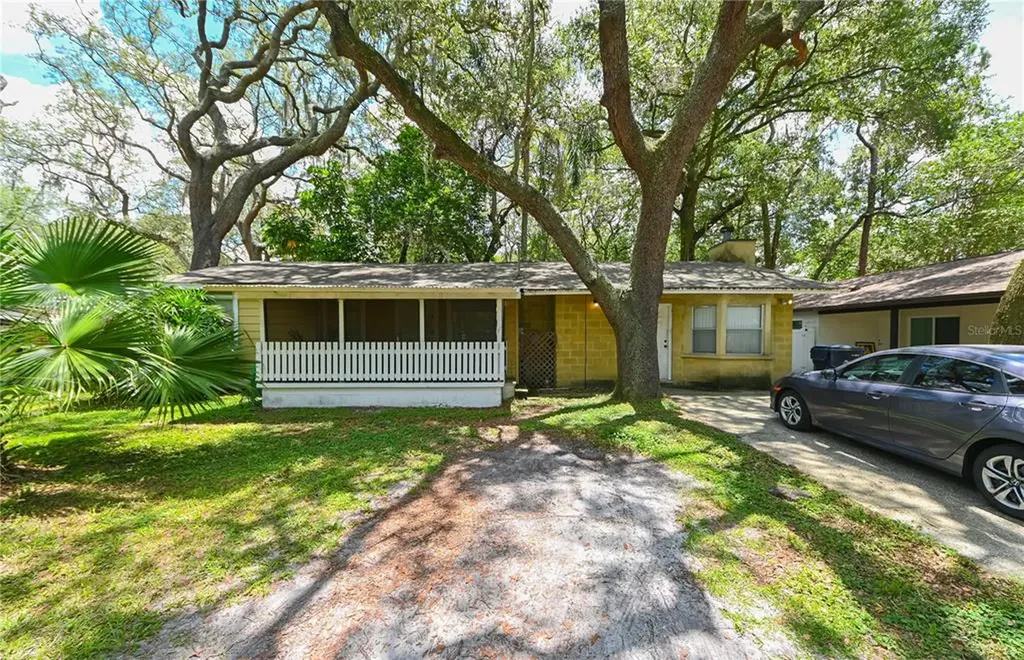 8909 N Otis Avenue Tampa FL 33604