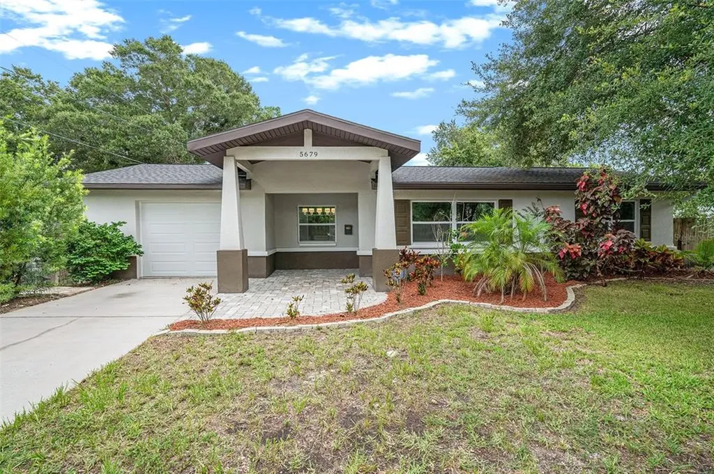5679 Kelly Drive N St Petersburg FL 33703