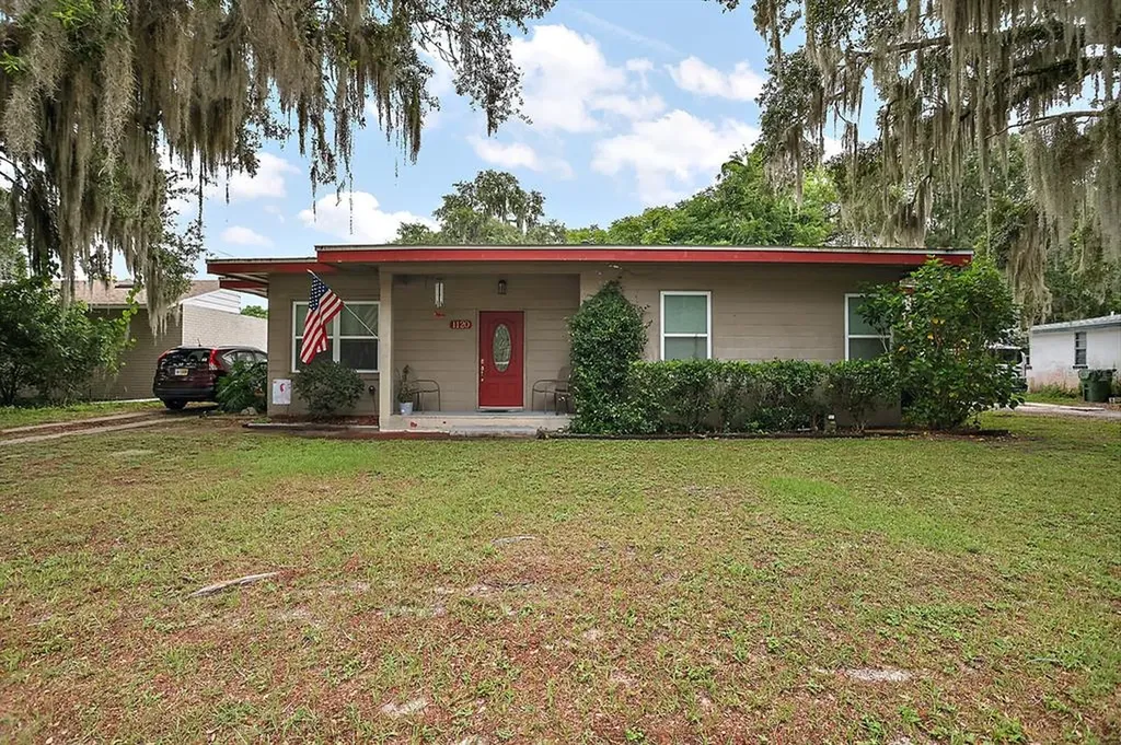 1120 Sunshine Avenue Leesburg FL 34748