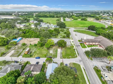 2426 2nd Street NE Winter Haven FL 33881