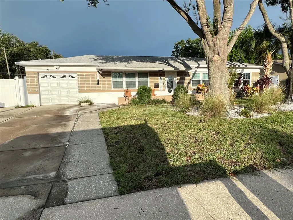 6419 16th Street N St Petersburg FL 33702