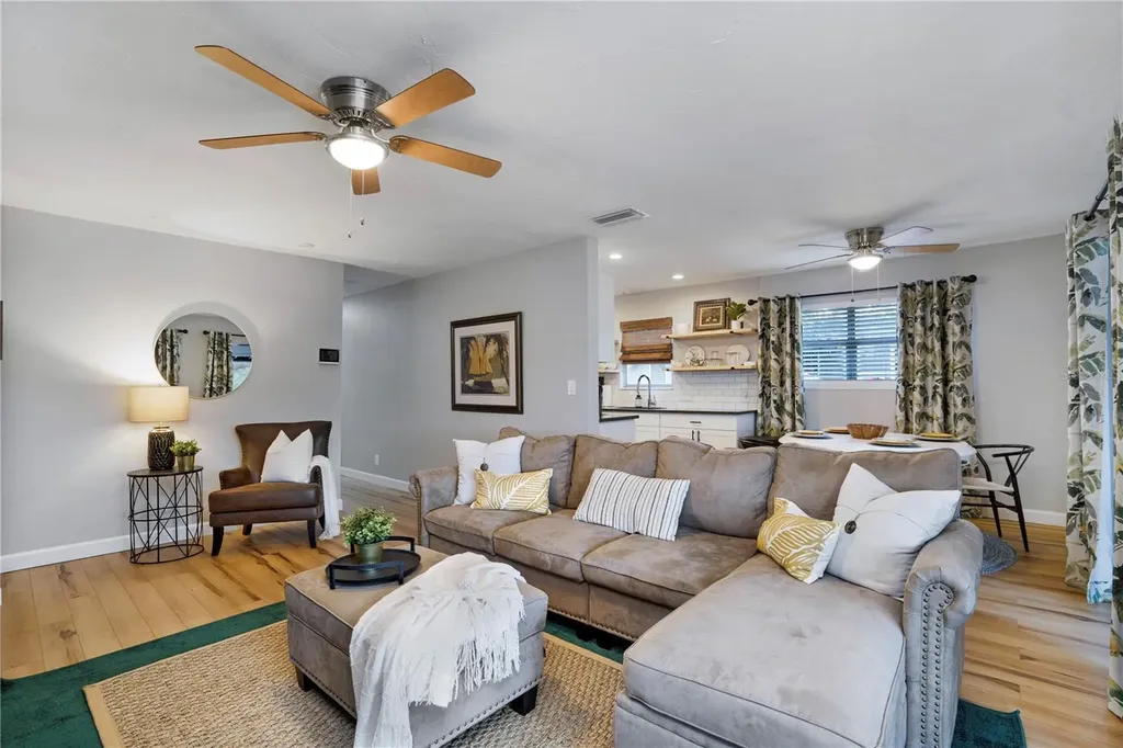 4705 Hollingsworth Avenue Sarasota FL 34233