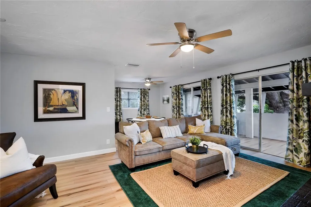4705 Hollingsworth Avenue Sarasota FL 34233