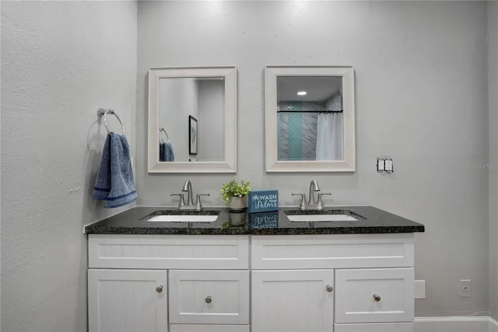 4705 Hollingsworth Avenue Sarasota FL 34233