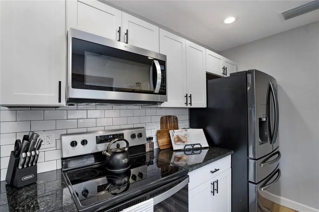 4705 Hollingsworth Avenue Sarasota FL 34233