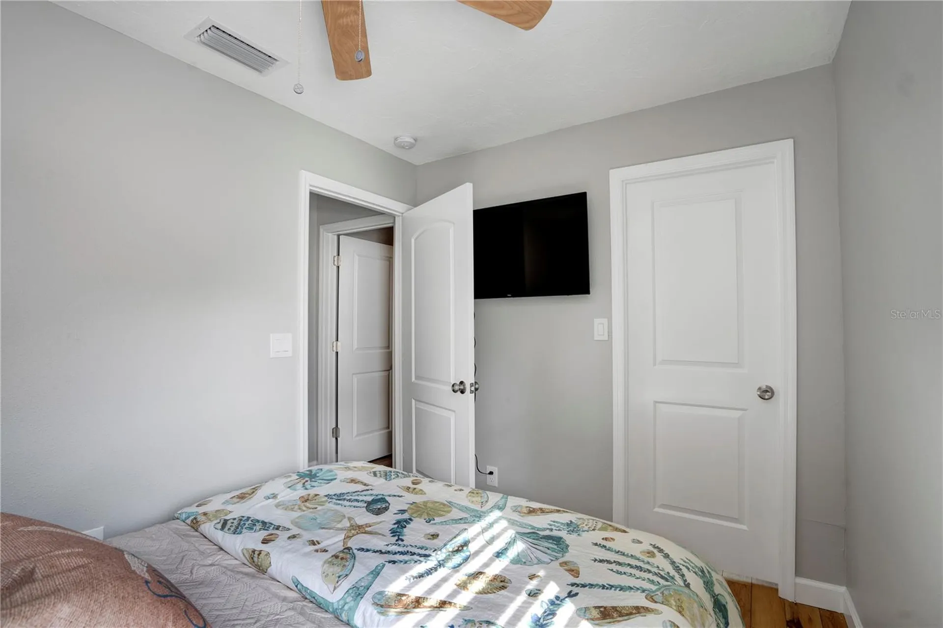 4705 Hollingsworth Avenue Sarasota FL 34233