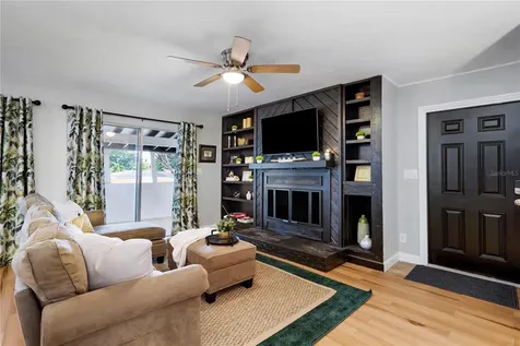4705 Hollingsworth Avenue Sarasota FL 34233