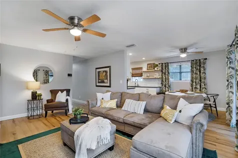 4705 Hollingsworth Avenue Sarasota FL 34233