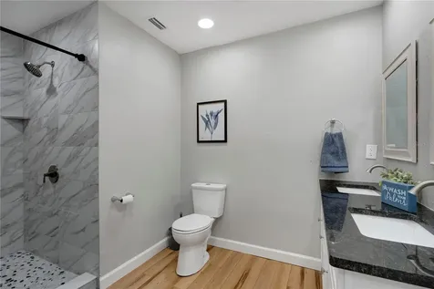 4705 Hollingsworth Avenue Sarasota FL 34233