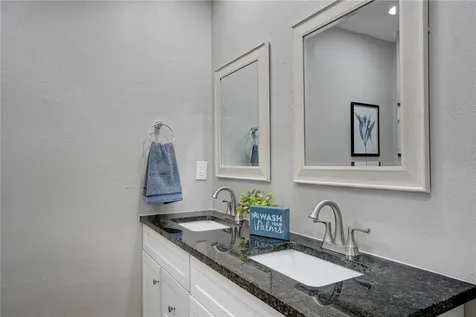 4705 Hollingsworth Avenue Sarasota FL 34233
