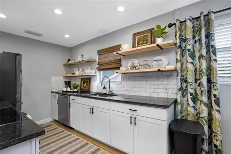 4705 Hollingsworth Avenue Sarasota FL 34233