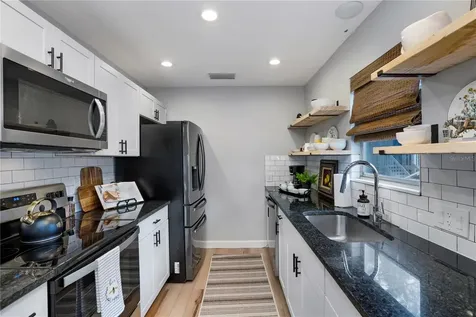 4705 Hollingsworth Avenue Sarasota FL 34233