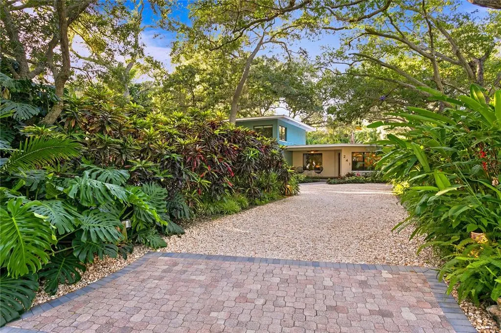 241 Driftwood Road SE St Petersburg FL 33705
