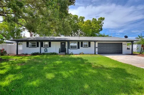 4148 52nd Avenue S St Petersburg FL 33711