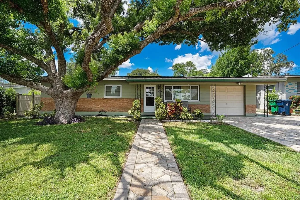 4006 E Hanlon Street Tampa FL 33617