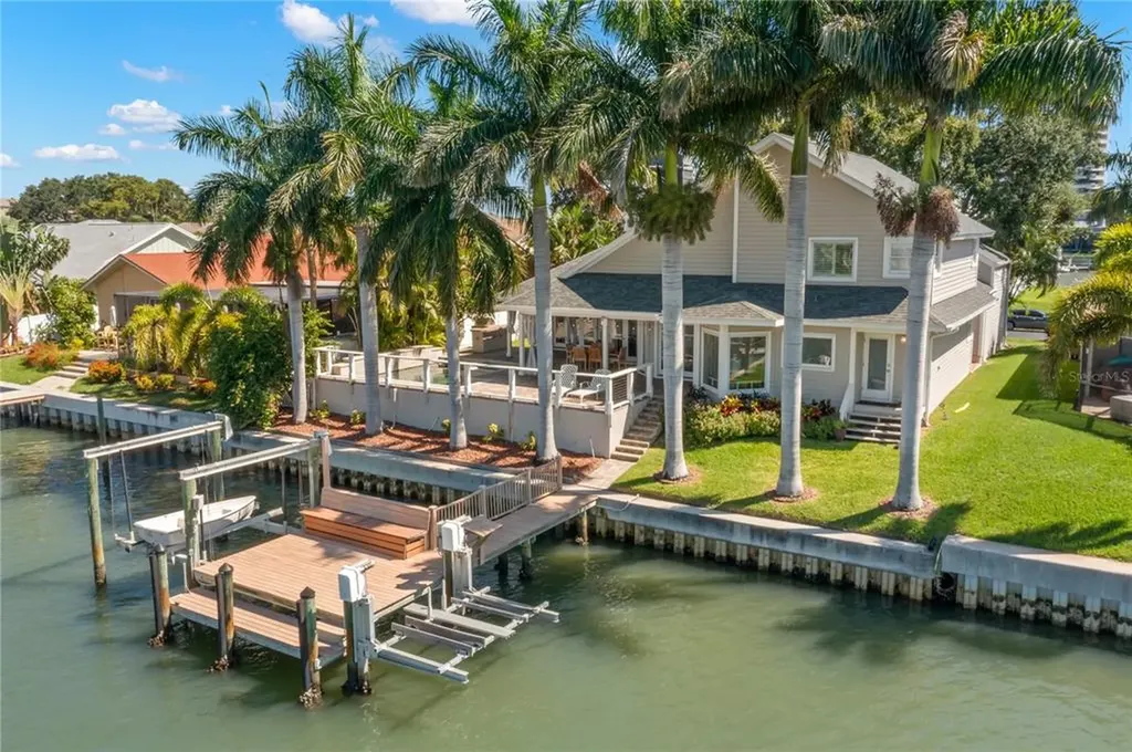 5940 Seabird Drive S Gulfport FL 33707