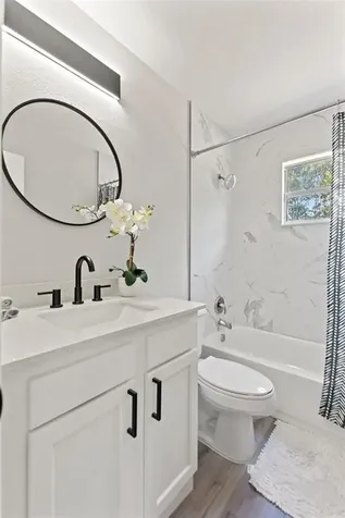5242 45th Avenue N St Petersburg FL 33709