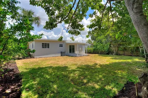 5242 45th Avenue N St Petersburg FL 33709