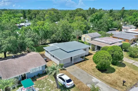 5242 45th Avenue N St Petersburg FL 33709