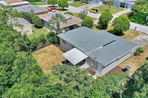 5242 45th Avenue N St Petersburg FL 33709