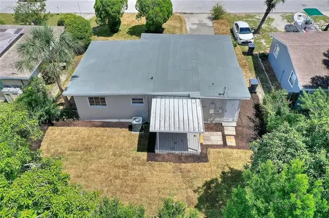 5242 45th Avenue N St Petersburg FL 33709