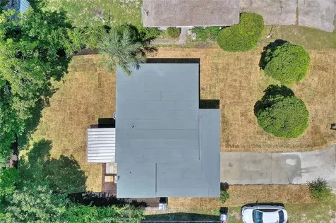 5242 45th Avenue N St Petersburg FL 33709