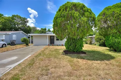 5242 45th Avenue N St Petersburg FL 33709