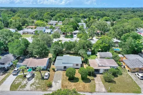 5242 45th Avenue N St Petersburg FL 33709