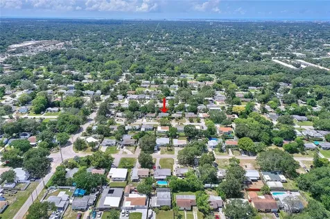 5242 45th Avenue N St Petersburg FL 33709
