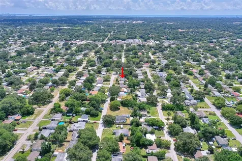 5242 45th Avenue N St Petersburg FL 33709