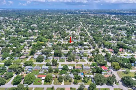 5242 45th Avenue N St Petersburg FL 33709