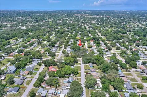 5242 45th Avenue N St Petersburg FL 33709