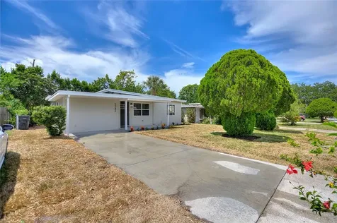 5242 45th Avenue N St Petersburg FL 33709