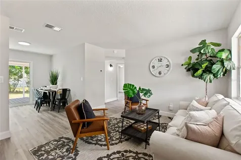 5242 45th Avenue N St Petersburg FL 33709